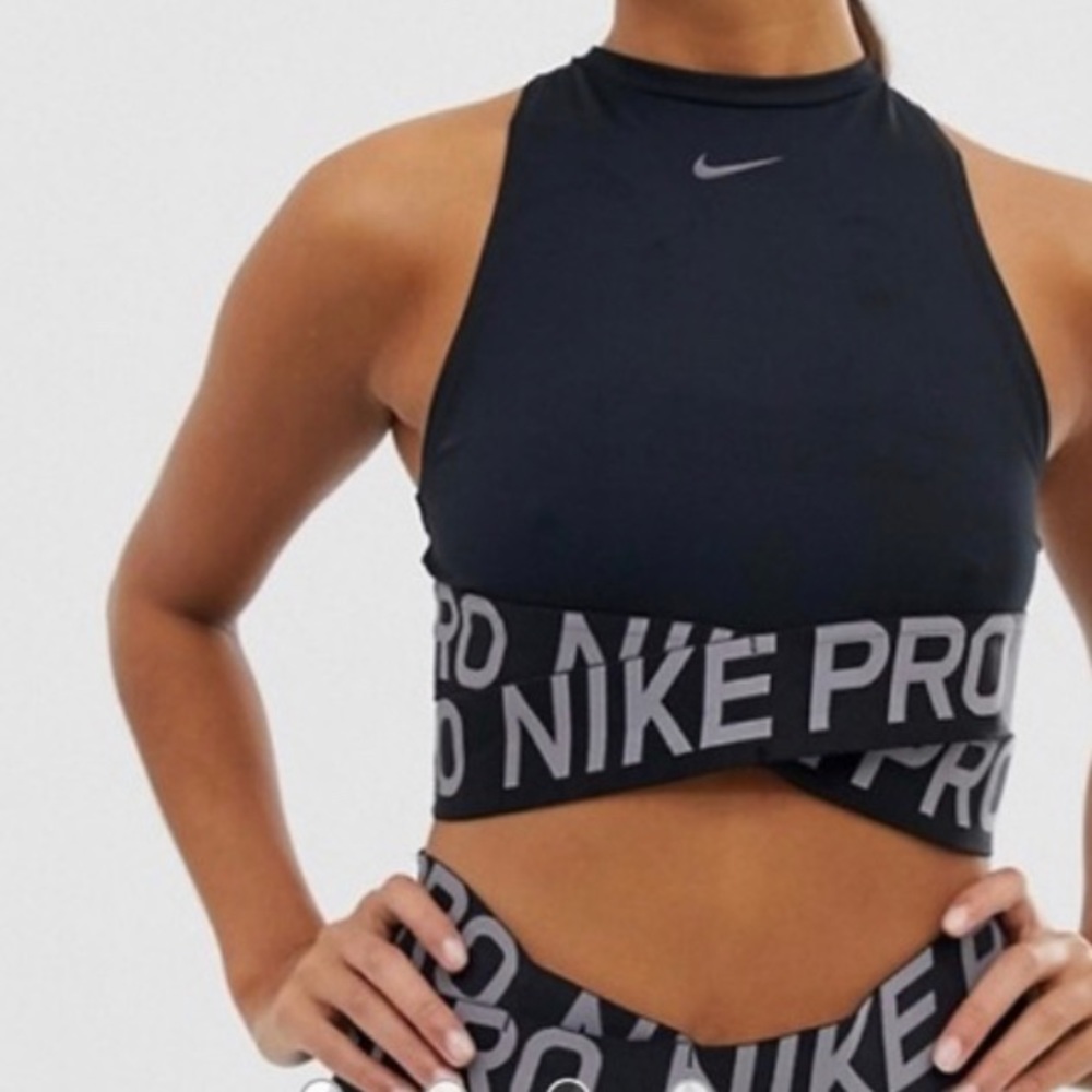 Nike Pro Black and White Crop Top - Picture 2 of 6